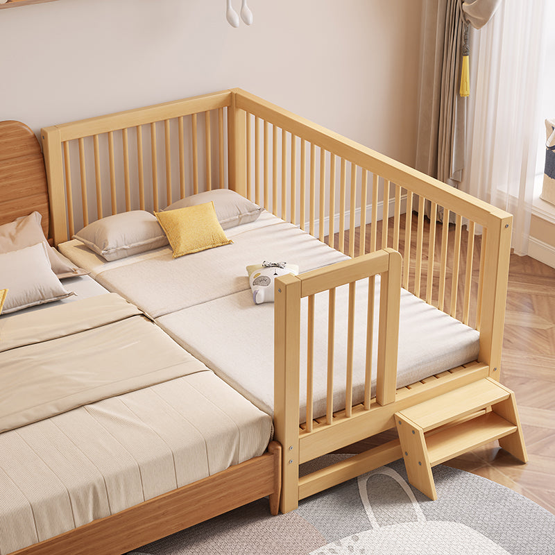 Contemporary Nursery Crib with Adjustable Height in Natural Wood