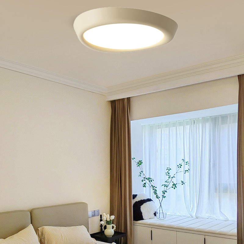 Resin LED Flush Mount Nordic Round Ceiling Light Fixture for Bedroom