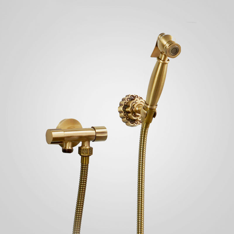 Traditional Style Shower Head in Brass Single Spray Wall-Mount Showerhead