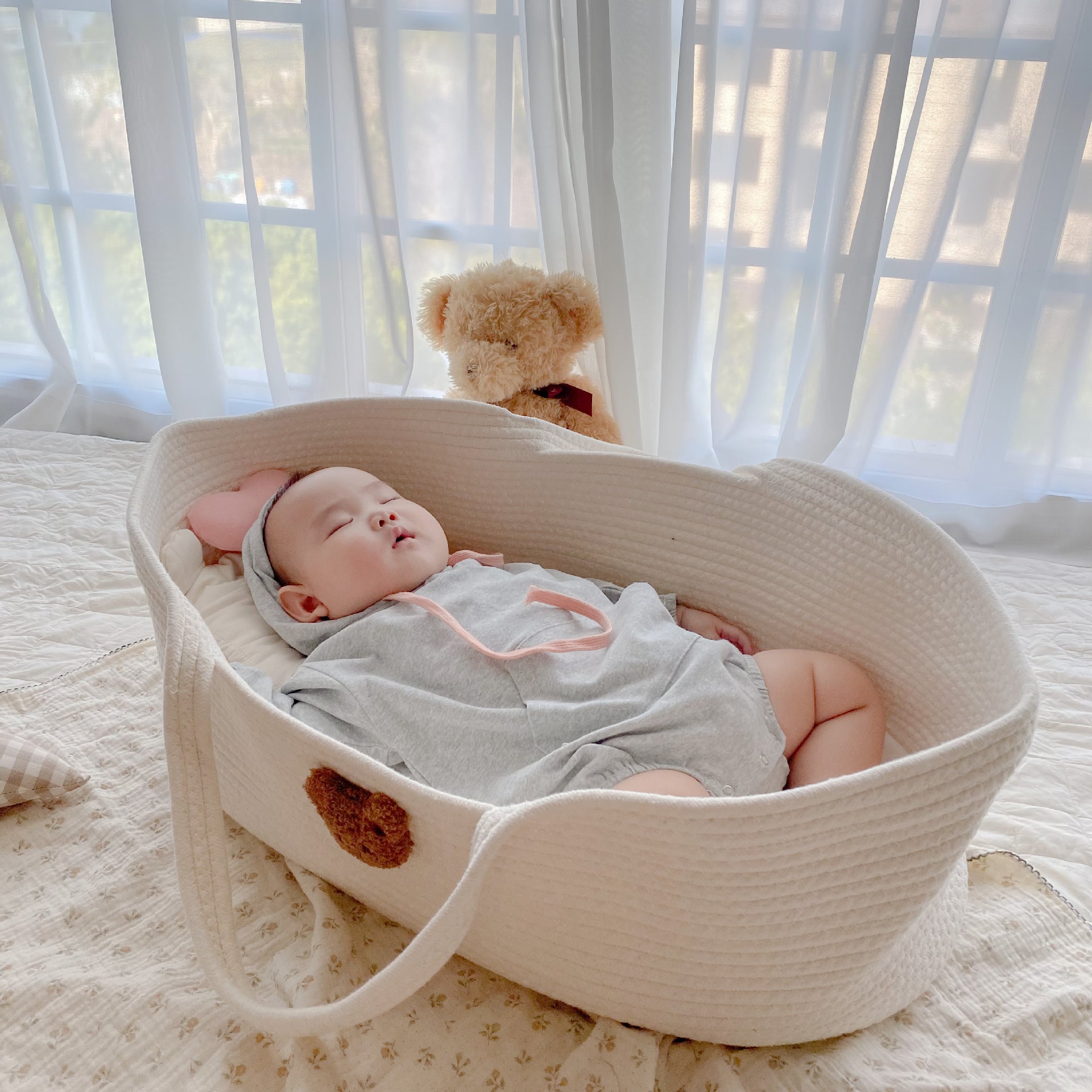 Fabric Oval Moses Basket Portable and Folding Moses Basket for Baby