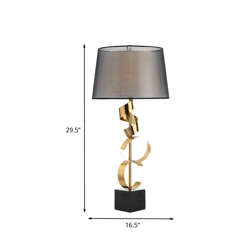 Fass Tischlicht modernistische Stoff 1 Kopfschlafzimmer Nachttischlampe in Schwarz und Gold mit Spiral Seidenband Deco