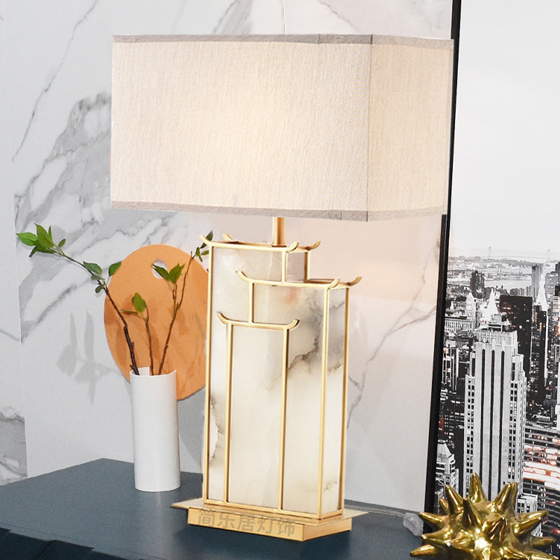 Rechteck Fabric Task Light zeitgenössische 1 Glühbirne weiße Tischlampe mit goldenem Rahmen und Marmorplatten -Deco