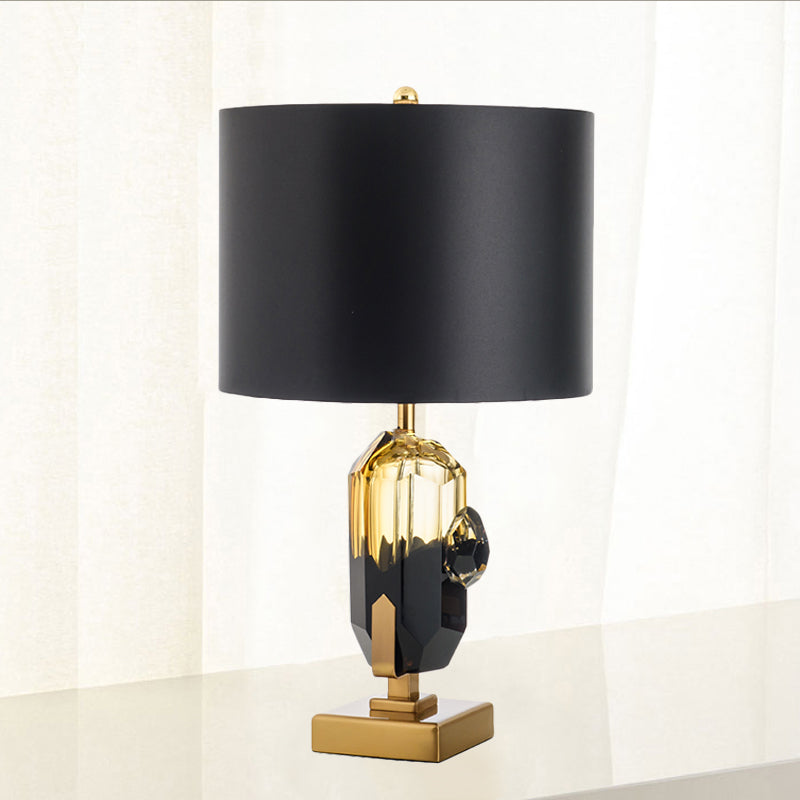 1-Bulb-Schlafzimmer Nachttisch hell modernistische goldene Schreibtischlampe mit trommelschwarzem Stoff Schatten