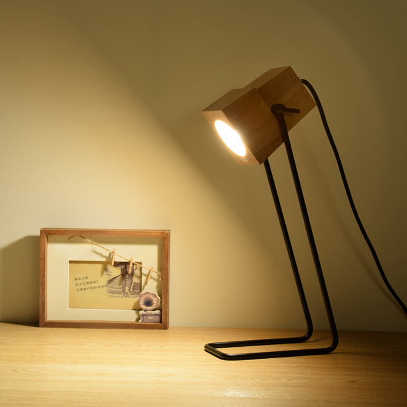 Holzglockenform-Aufgabe Lampe moderne 1-Licht-Beige Lesebuch Licht mit schwarzem schlankem Arm