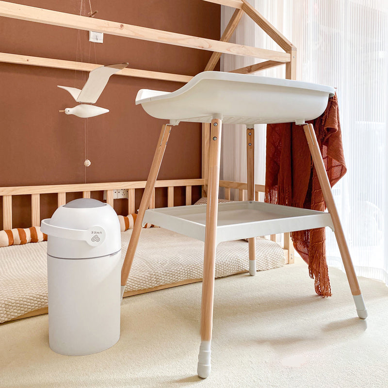 Modern Baby Changing Table Solid Wood Changing Table with Shelf