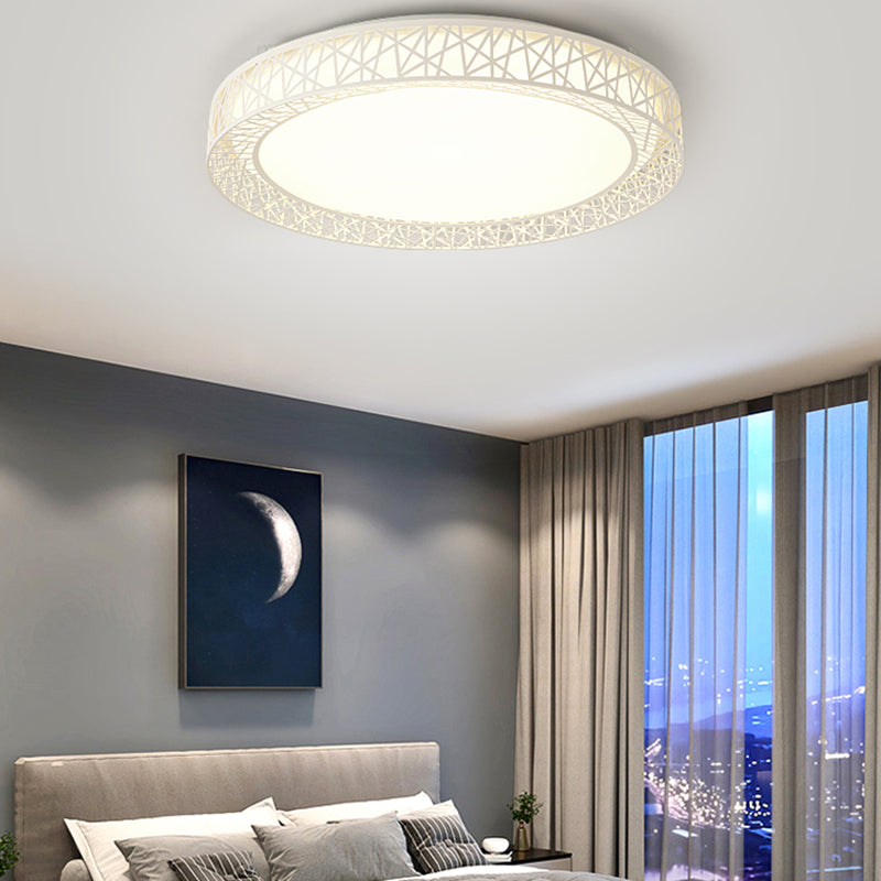 White Ceiling Light Fixture Modernism LED Flush Mount for Living Room