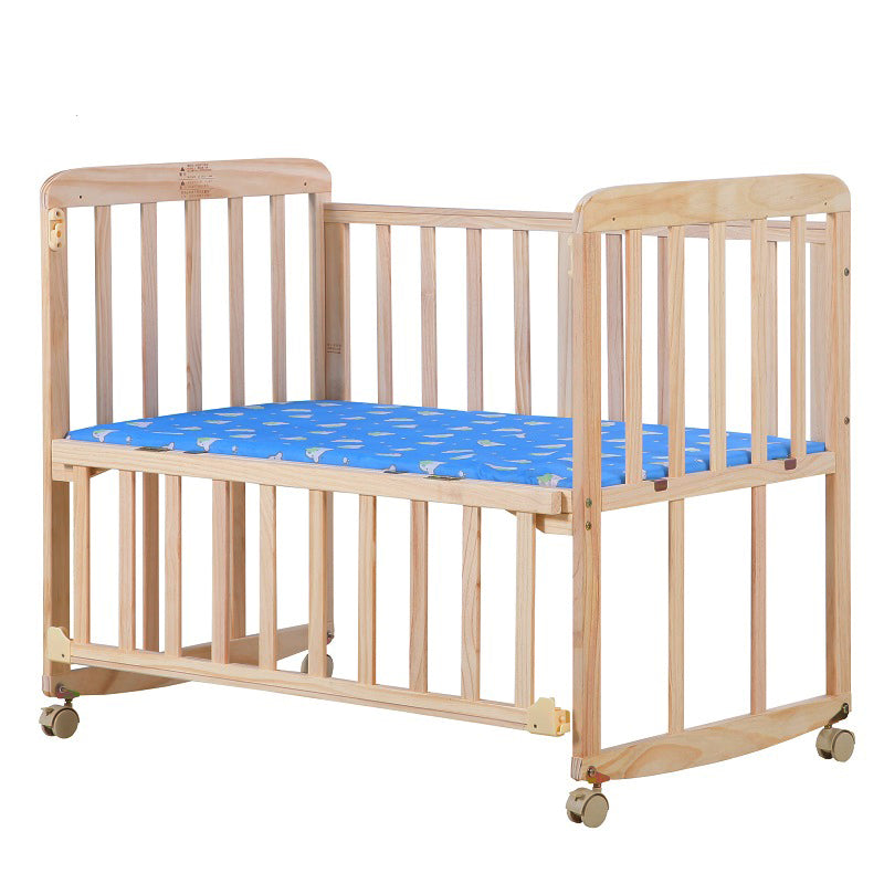 Solid Wood Rocking Baby Crib Cradle Rectangle with 4 Wheels Cradle