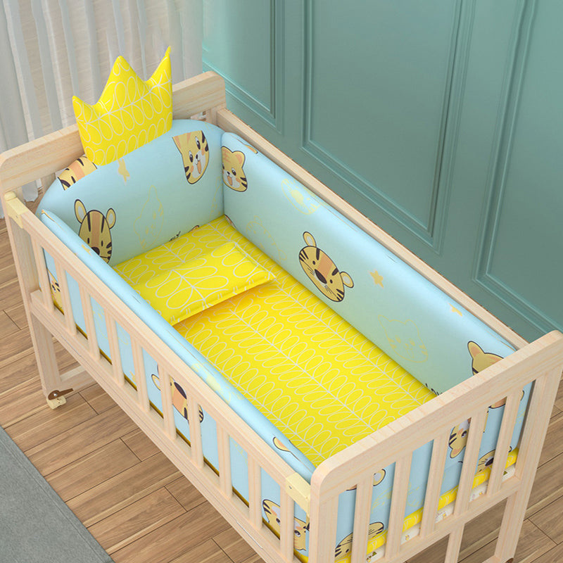 Solid Wood Rocking Baby Crib Cradle Rectangle with 4 Wheels Cradle