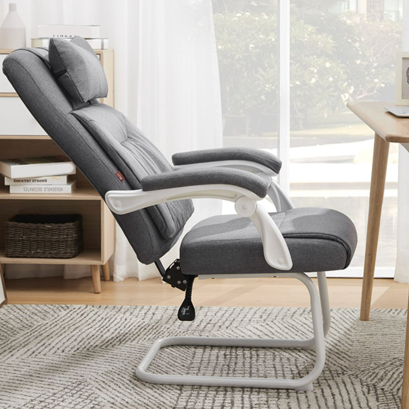 Padded Arms Modern Office Chair Tilt Mechanism No Distressing Ergonomic Chair