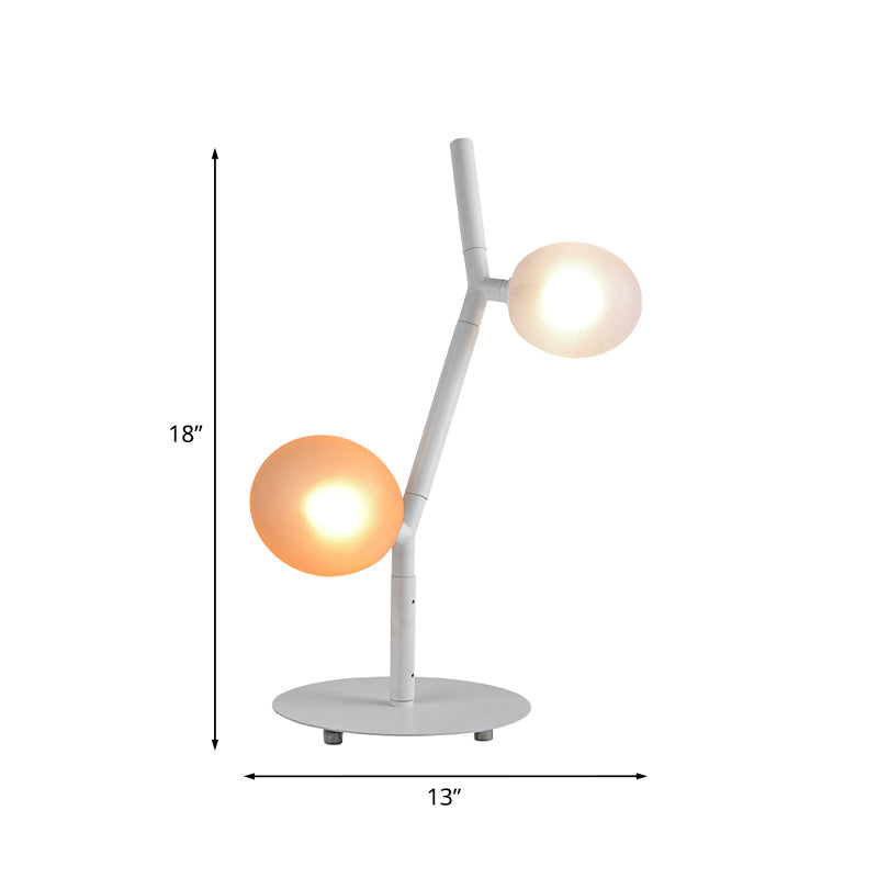 Weißer Finish-Zweig-Nachttisch Licht moderne 2-Licht-Metallic-Schreibtischlampe mit ovalem Glasschatten