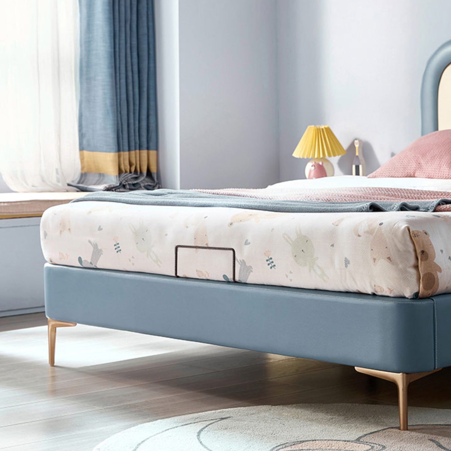 Upholstered Solid Wood Frame Standard Bed Bed in Blue and White