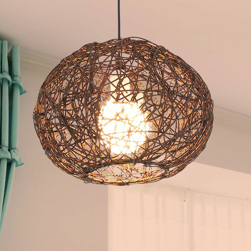 Nid Brown / Ivory Bird’s Nest Hanging Light Farmhouse Rattan Single Pendant Lampe sur la table