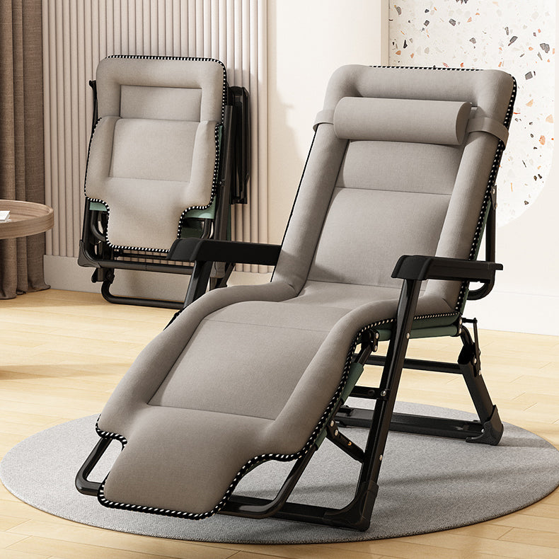 Ergonimic Recliner in Contemporary Black Metal Base with Tufted Back