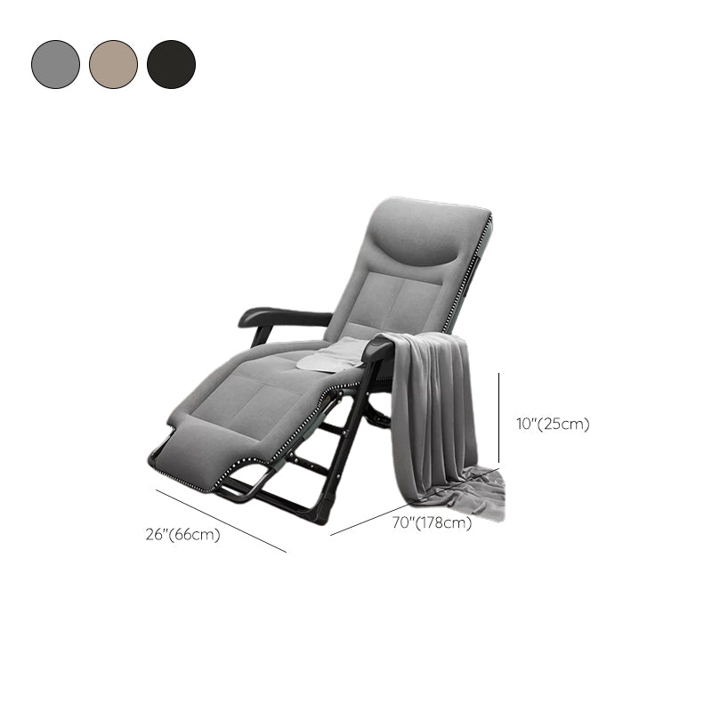 Ergonimic Recliner in Contemporary Black Metal Base with Tufted Back