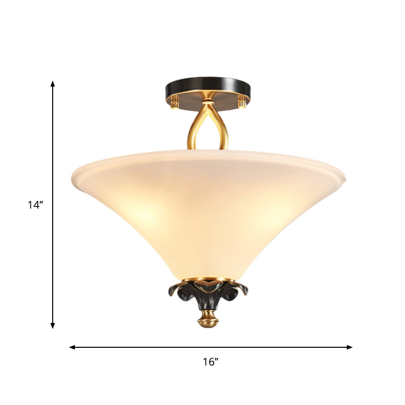 Horne Forme blanche Verre Semi Flush Lampe Country Style 3 lumières Boucs Flush plafond Light en laiton