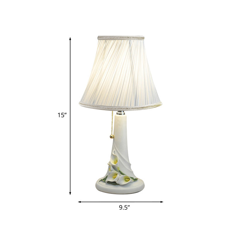 1 Head Bell Night Light Countryside White Fabric Nightstand Lamp with Calla Lily Resin Base, Pull Chain