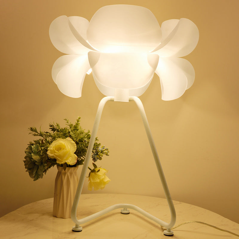 White 2-Layer Petal Night Lamp Modernist 1 Bulb Acrylic Table Light with Wire Pedestal