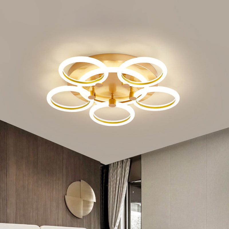 Acrylique Halo Ring Semi Flushmount Modernisme 5 têtes Gold LED près de l'éclairage de plafond