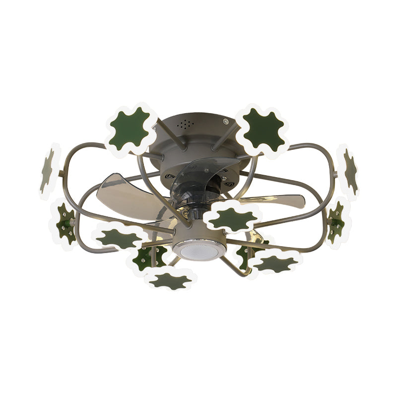 Bloemkooi LED Semi Flush plafondventilator Macaron Iron 5-blade 23,5 "W Slaapkamer Semi Flush Mount Light met kruisdecoratie in grijs/wit/koffie