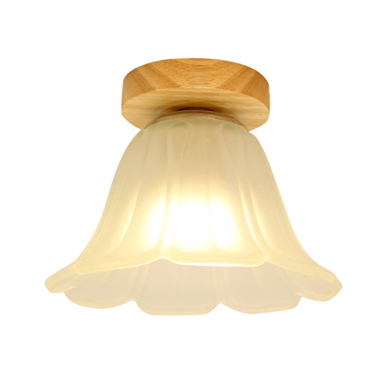 1-Kopf-Korridor Flush Mount Lampe Modernismus Holz Flushmount mit Blume weißer Glasschatten