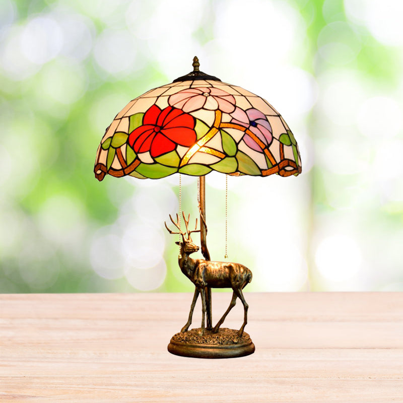 Rot/orange Glasblumen-Nachttisch-Lampe Tiffany 2-Bulb Bronze-Tischbeleuchtung mit Sika-Hirschstatue und Zugkette