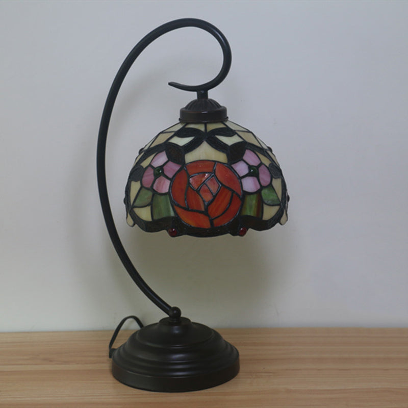 1-bulb koepelvaart tafellighting barokke rood/roze/bruin gesneden glazen roos/tulpen patroon nachtkastje lamp met ronde arm