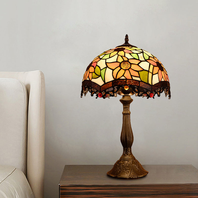 1-Light Scalloped Night Lamp Baroque Bronze Stained Art Glass Floral Patterned Nightstand Light for Bedroom