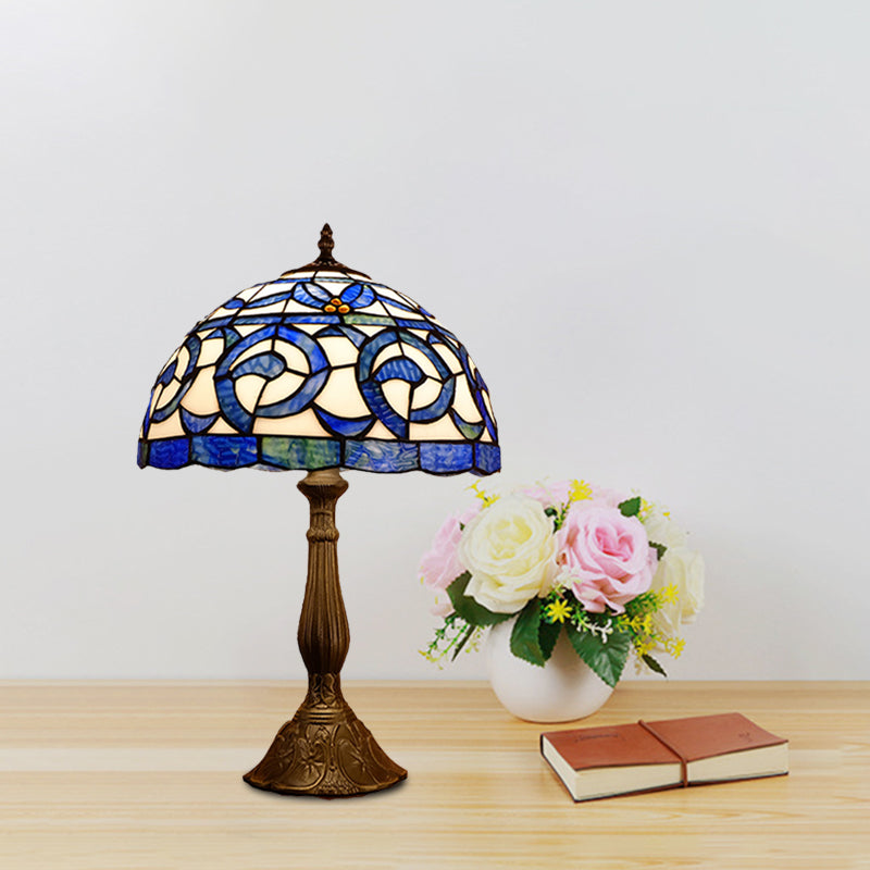 1 bulbo de dormitorio iluminación nocturna lámpara de mesa de bronce tiffany con manchas de vidrio con cúpula