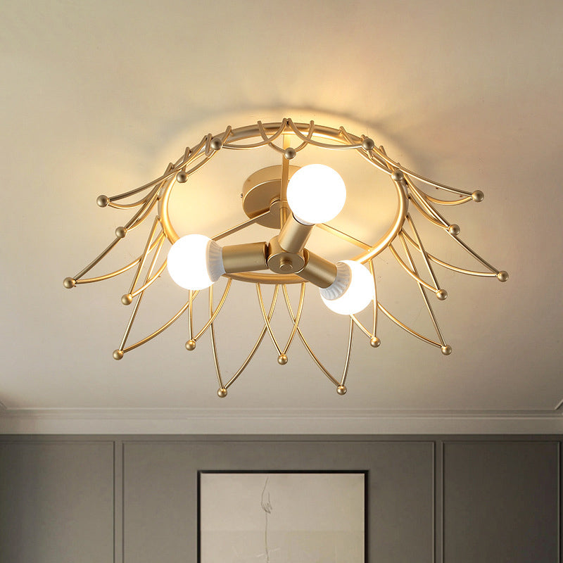 Apparecchio di lampada a filo a 3 lampadine Nordic con sfumatura a forma di corona a forma di corona in metallo