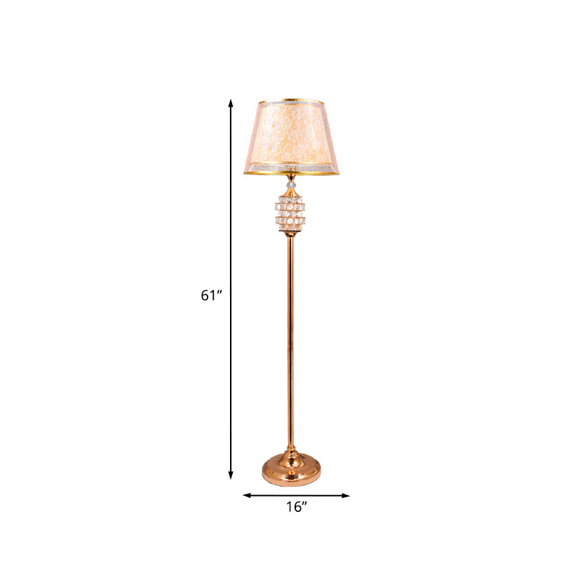 Drucken Stoff Goldstocklampe 2 Schichten verjüngter Schatten Einmaliger traditioneller Stand -up -Lampe mit Kristalldetails