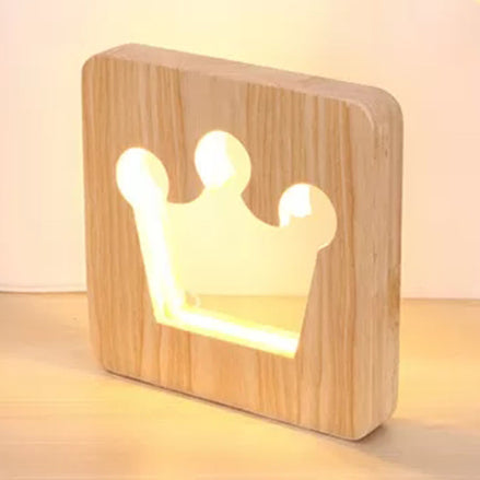 Modern Cute Crown Desk Light Wood Desk Lamp in Beige for Study Room Child Bedroom