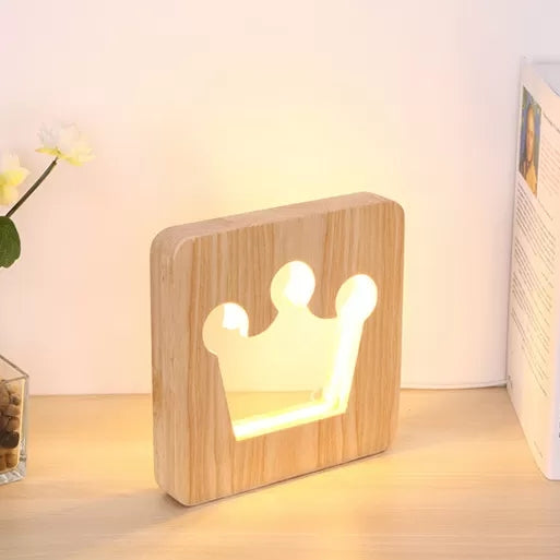 Modern Cute Crown Desk Light Wood Desk Lamp in Beige for Study Room Child Bedroom