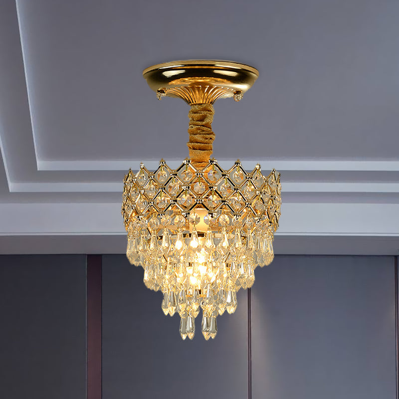 4 Ebenen Kristalltropfen Deckenlampe Traditionelles 1-Licht-Wohnzimmer Halbflush-Halterung mit goldener Kronenplatte