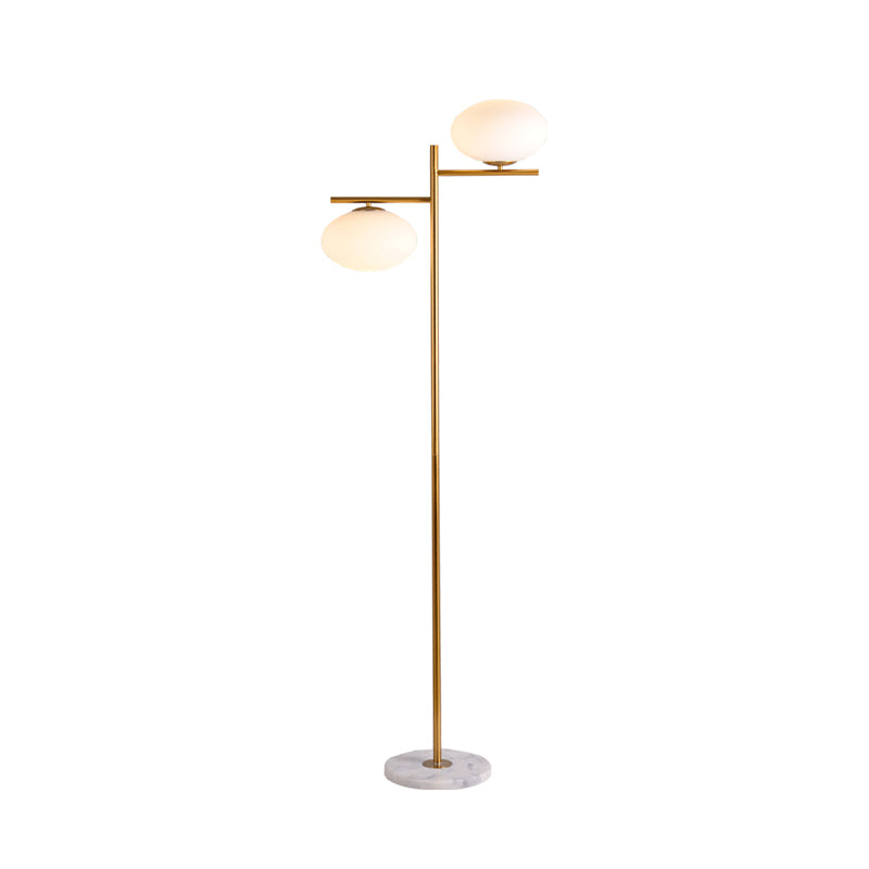 Gold Globe stehende Beleuchtung Nordic 2 Köpfe Glasschichtstehlampe für Schlafzimmer