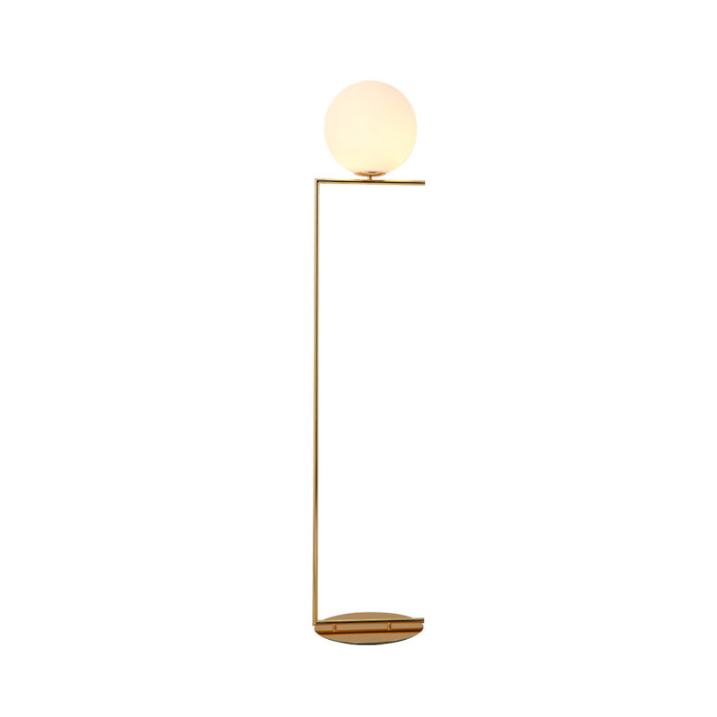 Sferische vloerlamp Modern Frosted Glass 1 licht Gouden afwerking Vloerverlichting met rechterhoekarm