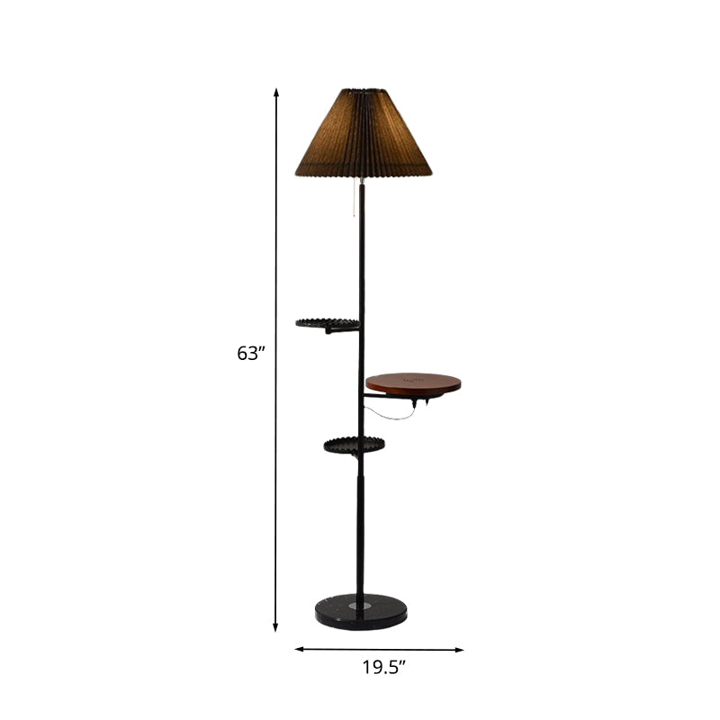 Lámpara de pie de cono tela moderna 1 sala de estudio de bombilla luz de lectura de piso con estantes de madera en negro