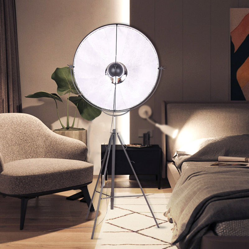 Semi-globe contemporain Tri-leg Light Metal 1 Bulbe Photo Studio Standing Lampe en noir / blanc